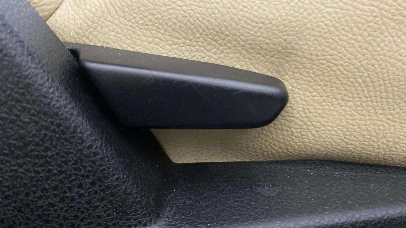 2019 Renault Duster RXS PETROL, Petrol, Manual, 70,844 km, Driver Side Adjustment Panel