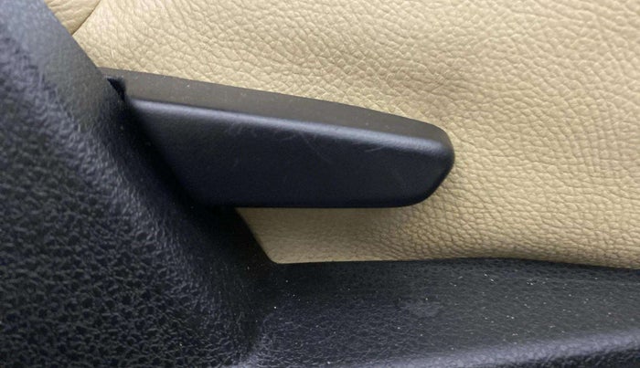 2019 Renault Duster RXS PETROL, Petrol, Manual, 70,844 km, Driver Side Adjustment Panel