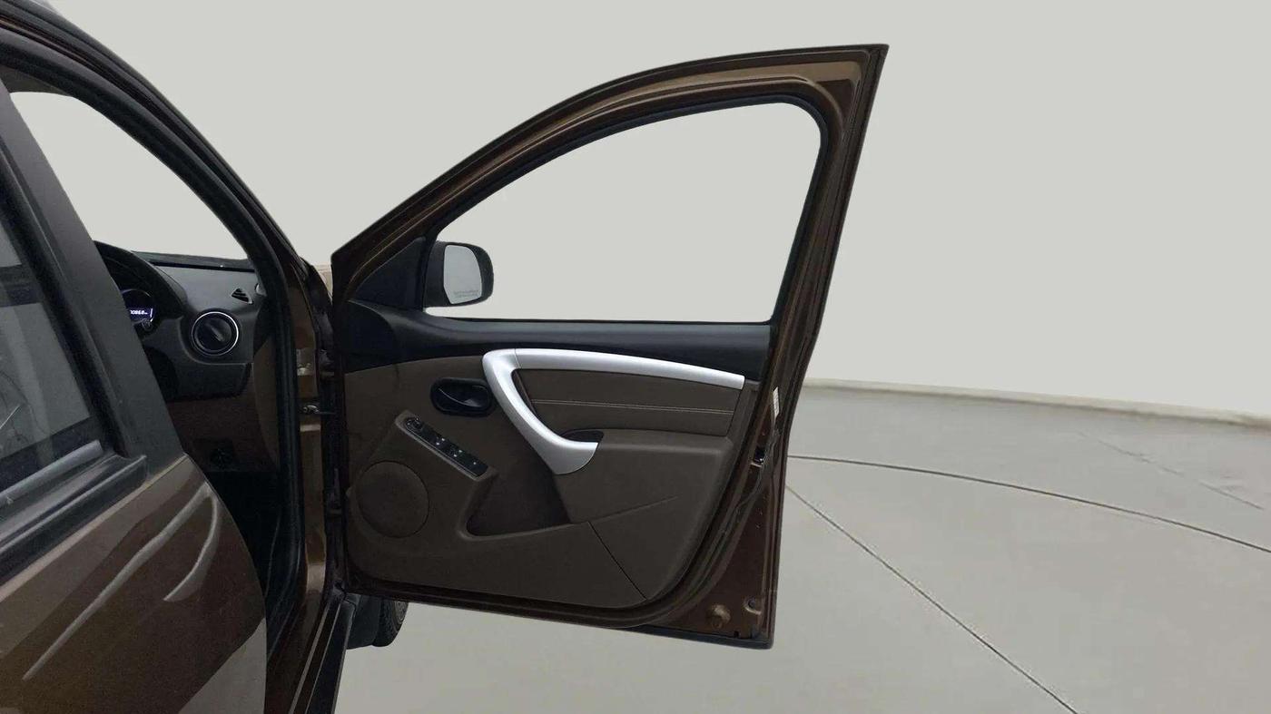2019 Renault Duster RXS PETROL, Petrol, Manual, 70,844 km, RHS Front Door