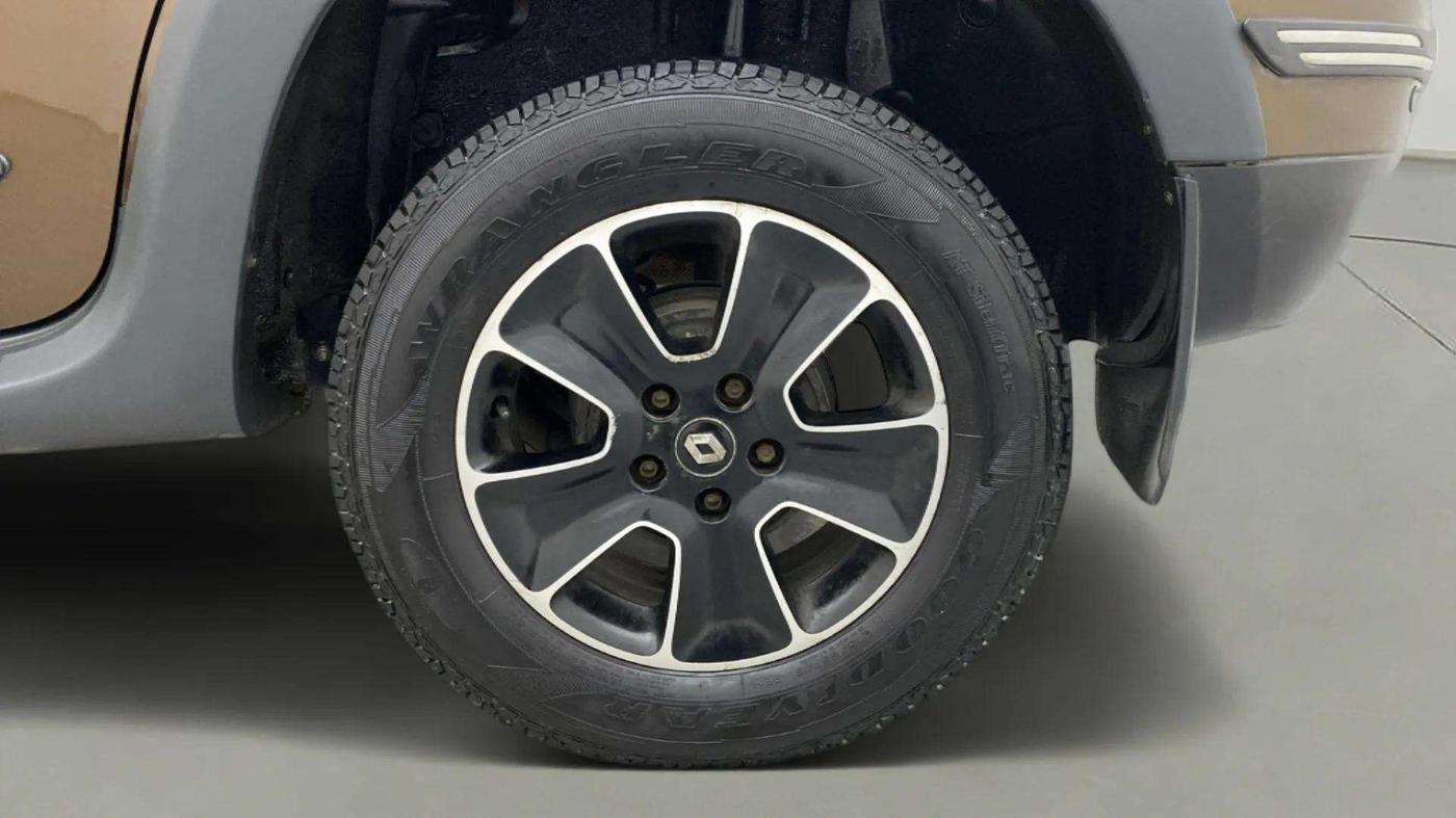 2019 Renault Duster RXS PETROL, Petrol, Manual, 70,844 km, Left Rear Wheel