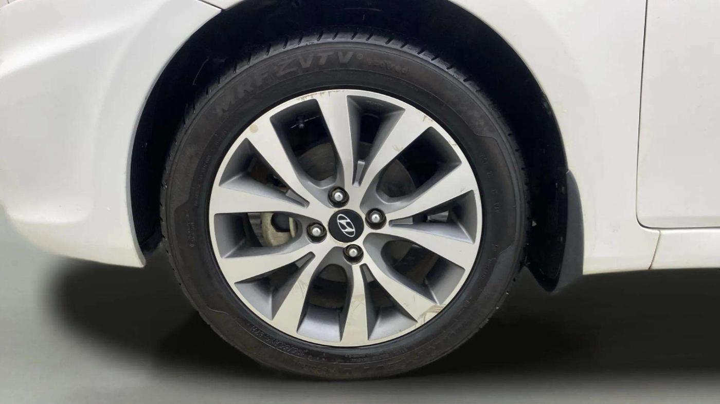 2014 Hyundai Verna FLUIDIC 1.6 VTVT SX, Petrol, Manual, 64,218 km, Left Front Wheel