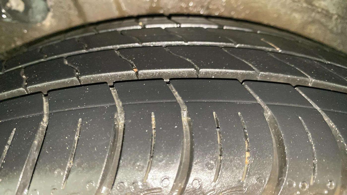 2014 Hyundai Verna FLUIDIC 1.6 VTVT SX, Petrol, Manual, 64,218 km, Right Rear Tyre Tread