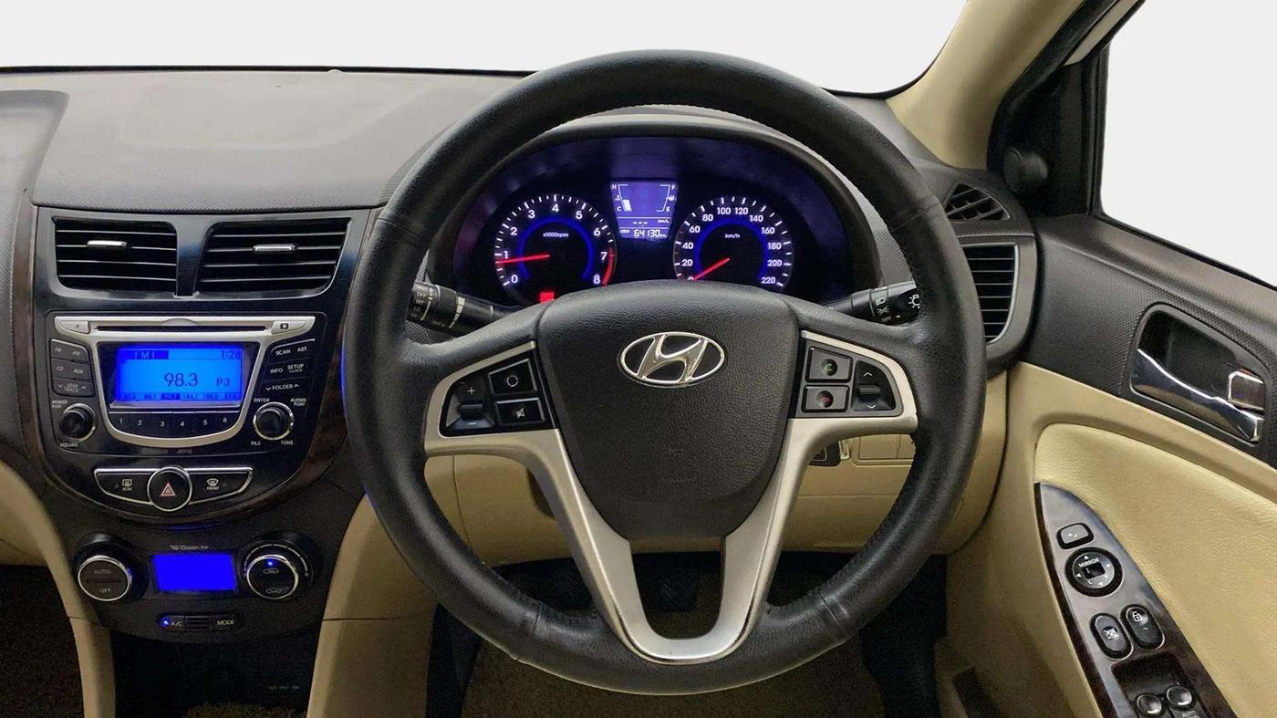 2014 Hyundai Verna FLUIDIC 1.6 VTVT SX, Petrol, Manual, 64,218 km, Steering Wheel Close Up