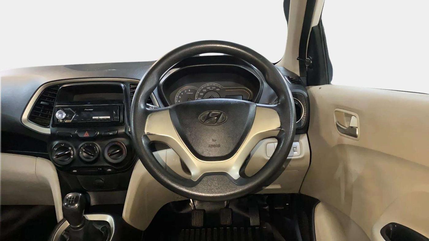 2018 Hyundai NEW SANTRO MAGNA, Petrol, Manual, 45,739 km, Steering Wheel Close Up
