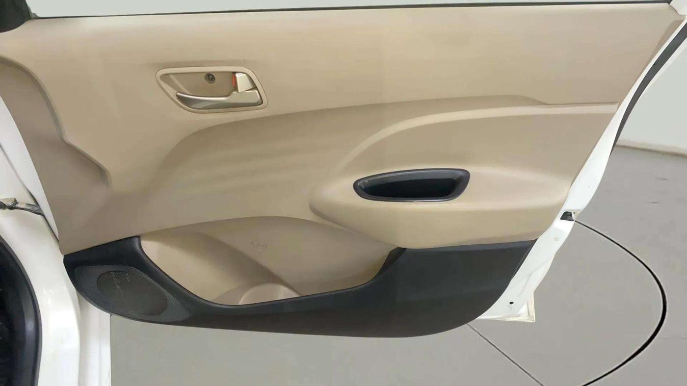 2018 Hyundai NEW SANTRO MAGNA, Petrol, Manual, 45,739 km, Driver Side Door Panels Control