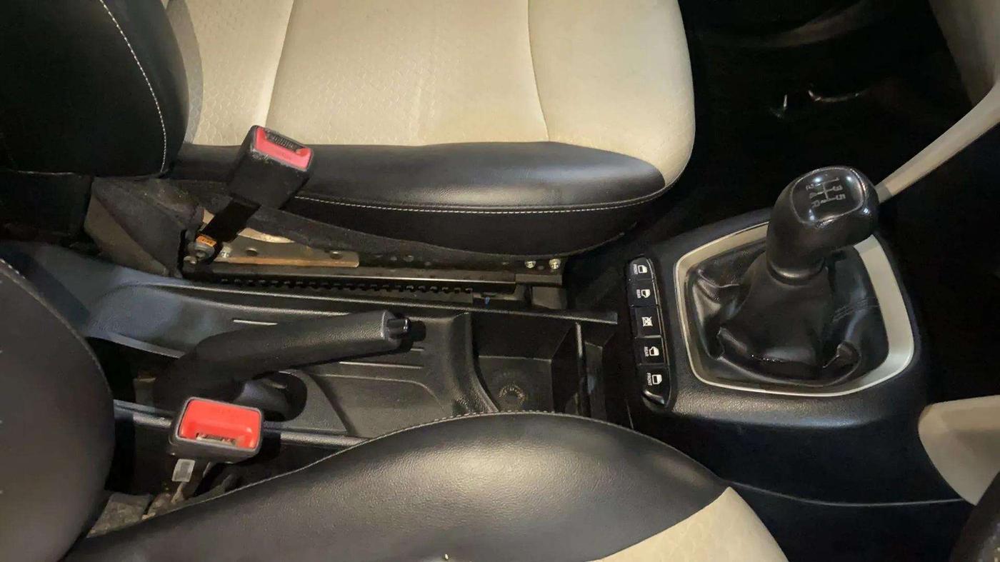 2018 Hyundai NEW SANTRO MAGNA, Petrol, Manual, 45,739 km, Gear Lever