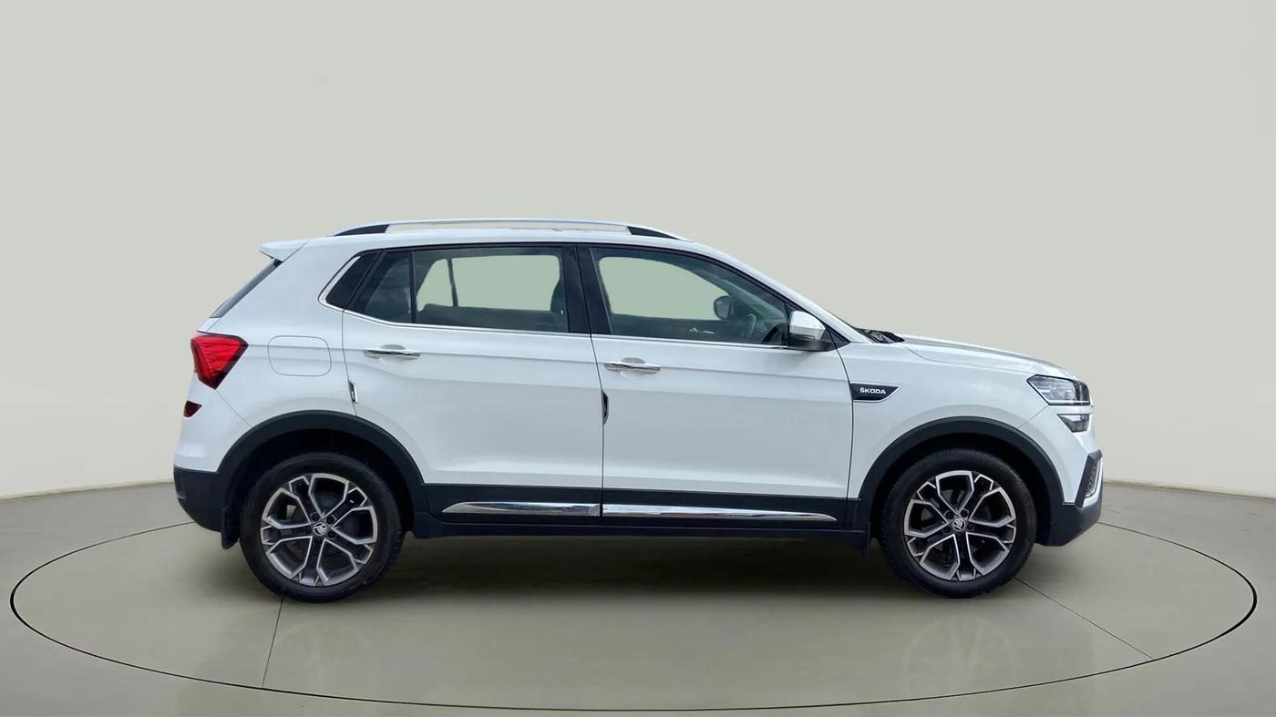 2022 Skoda KUSHAQ STYLE 1.0L TSI AT (6 AIRBAGS), Petrol, Automatic, 25,272 km, Right Side View