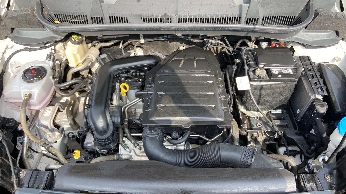 2022 Skoda KUSHAQ STYLE 1.0L TSI AT (6 AIRBAGS), Petrol, Automatic, 25,272 km, Open Bonet