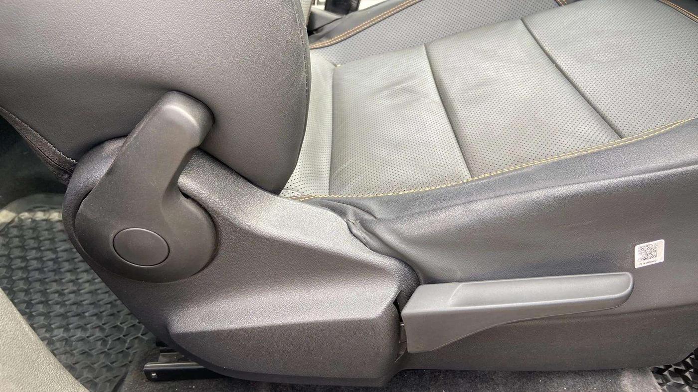 2022 Skoda KUSHAQ STYLE 1.0L TSI AT (6 AIRBAGS), Petrol, Automatic, 25,272 km, Driver Side Adjustment Panel