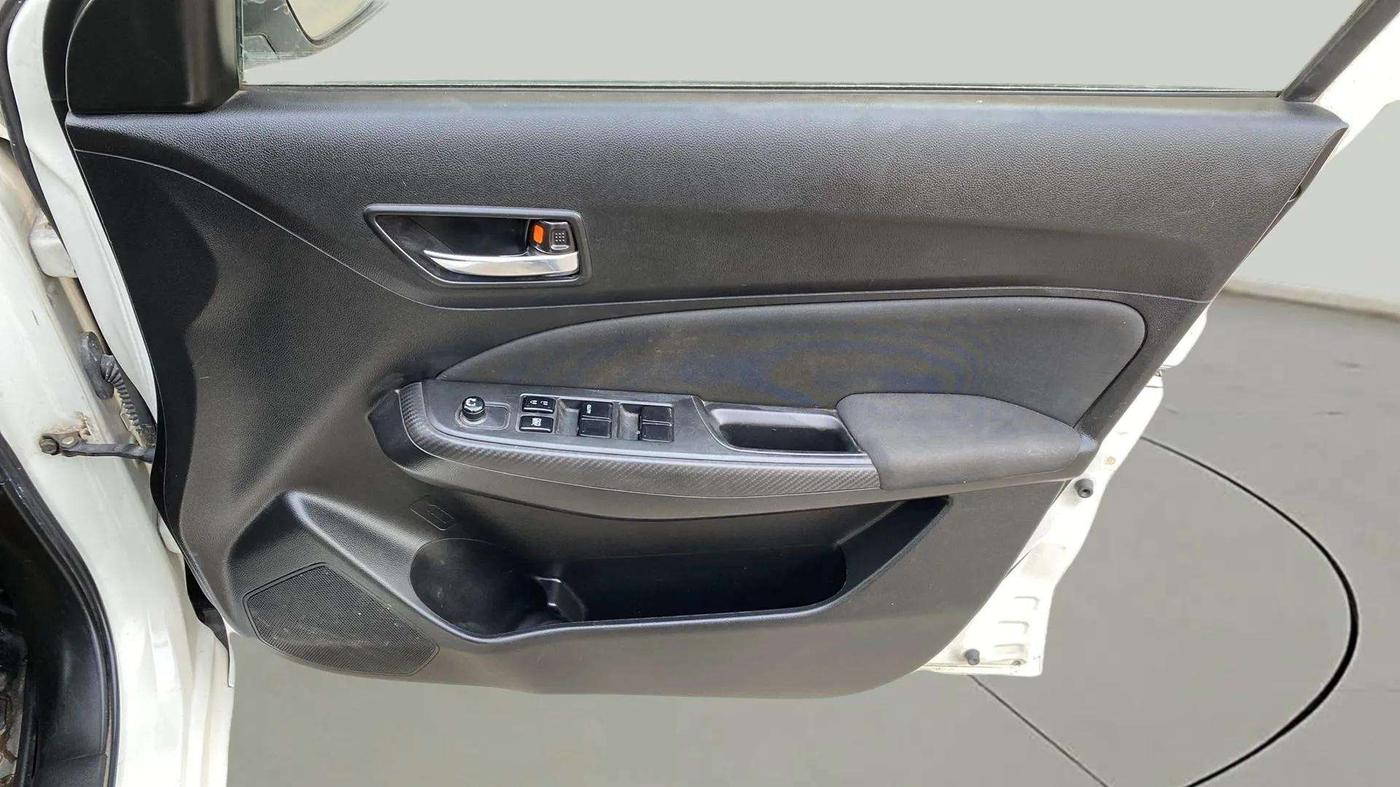 2021 Maruti Swift VXI, Petrol, Manual, 89,291 km, Driver Side Door Panels Control
