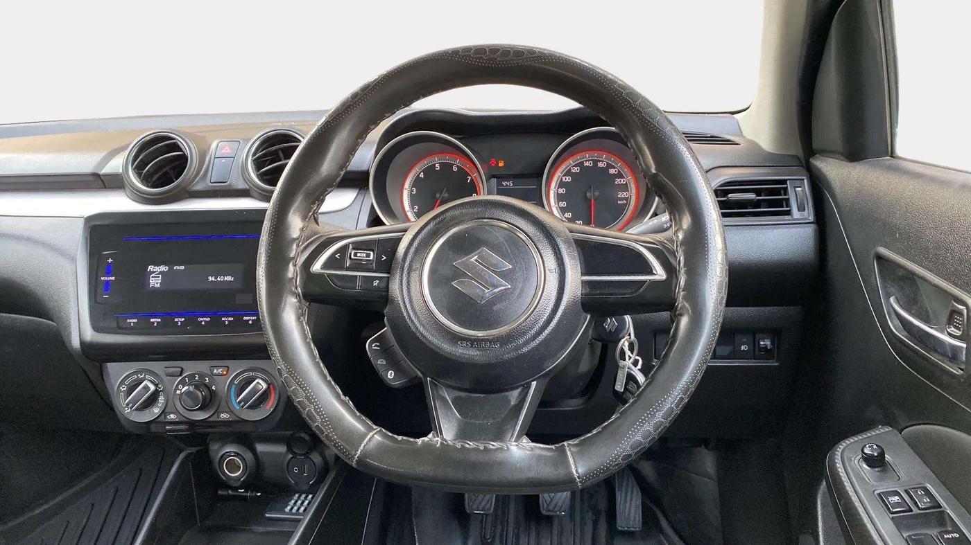 2021 Maruti Swift VXI, Petrol, Manual, 89,291 km, Steering Wheel Close Up