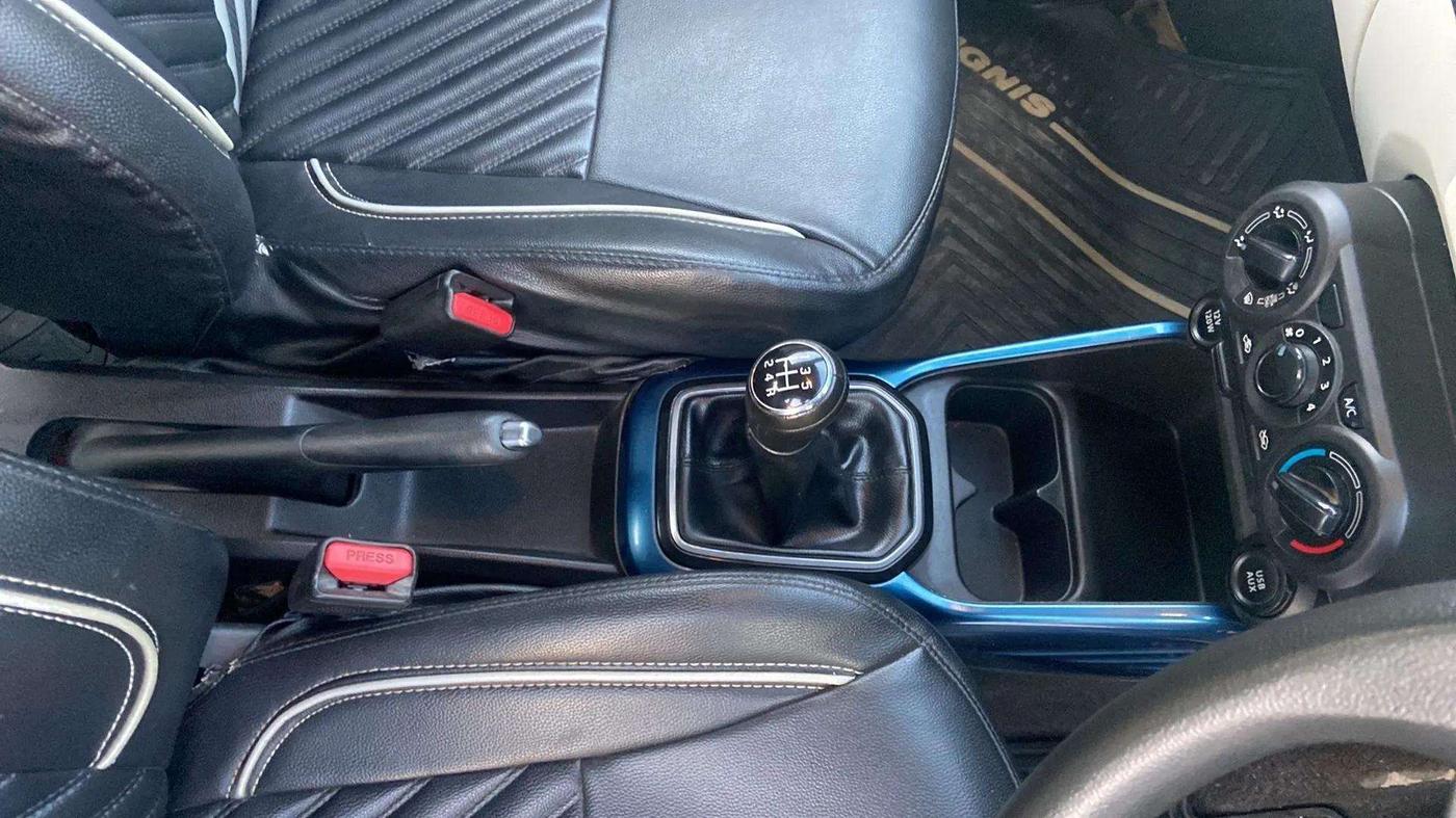 2018 Maruti IGNIS DELTA 1.2, Petrol, Manual, 52,816 km, Gear Lever