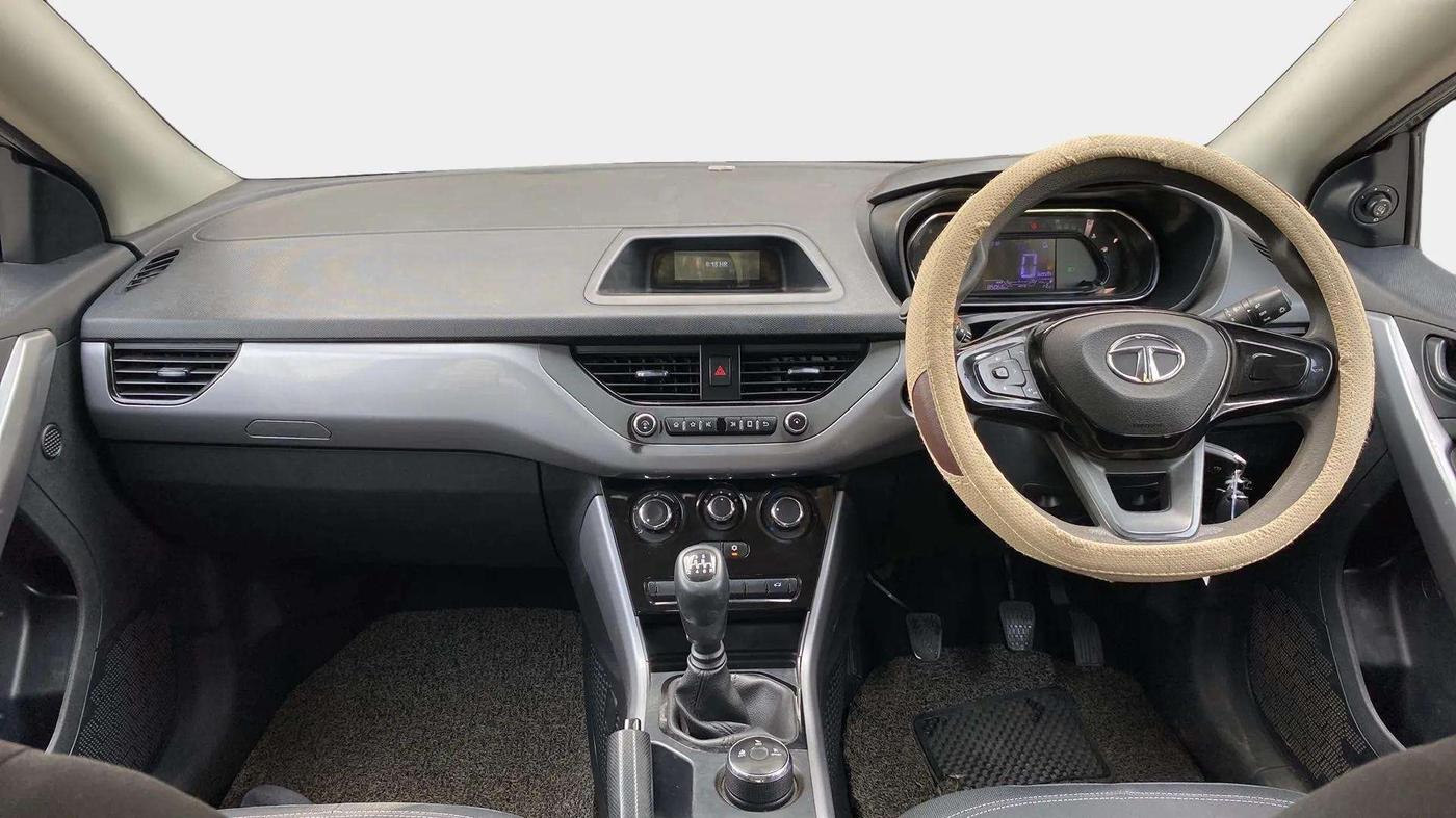 2020 Tata NEXON XM SUNROOF PETROL, Petrol, Manual, 85,102 km, Dashboard