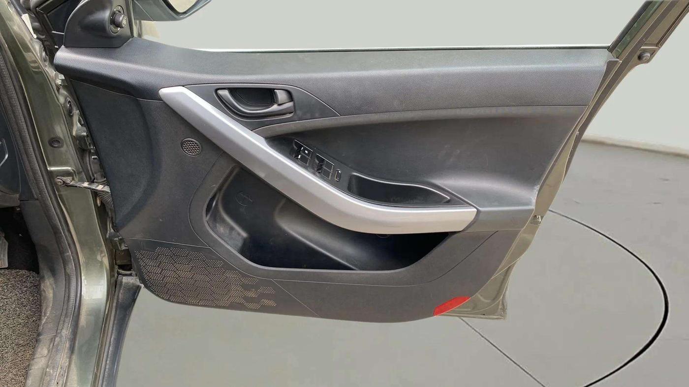 2020 Tata NEXON XM SUNROOF PETROL, Petrol, Manual, 85,102 km, Driver Side Door Panels Control