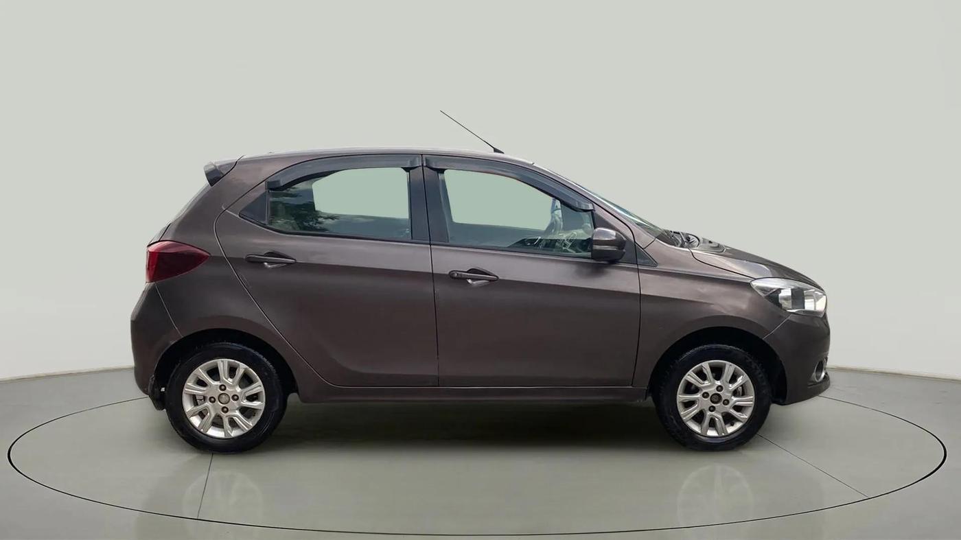 2017 Tata Tiago XZ(O) PETROL, Petrol, Manual, 90,895 km, Right Side View