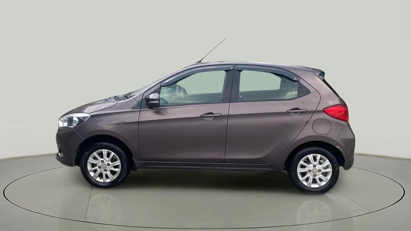 2017 Tata Tiago XZ(O) PETROL, Petrol, Manual, 90,895 km, Left Side