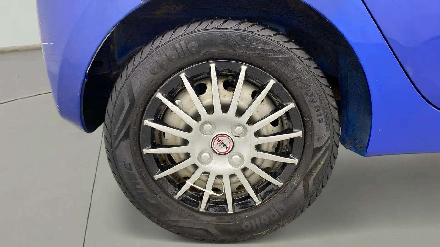 2017 Hyundai Eon ERA +, Petrol, Manual, 43,292 km, Right Rear Wheel