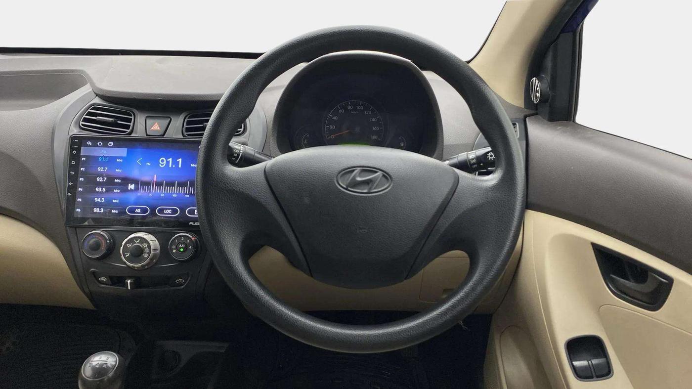 2017 Hyundai Eon ERA +, Petrol, Manual, 43,292 km, Steering Wheel Close Up