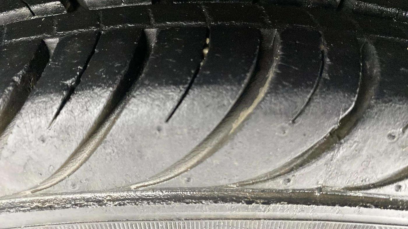 2017 Hyundai Eon ERA +, Petrol, Manual, 43,292 km, Right Front Tyre Tread