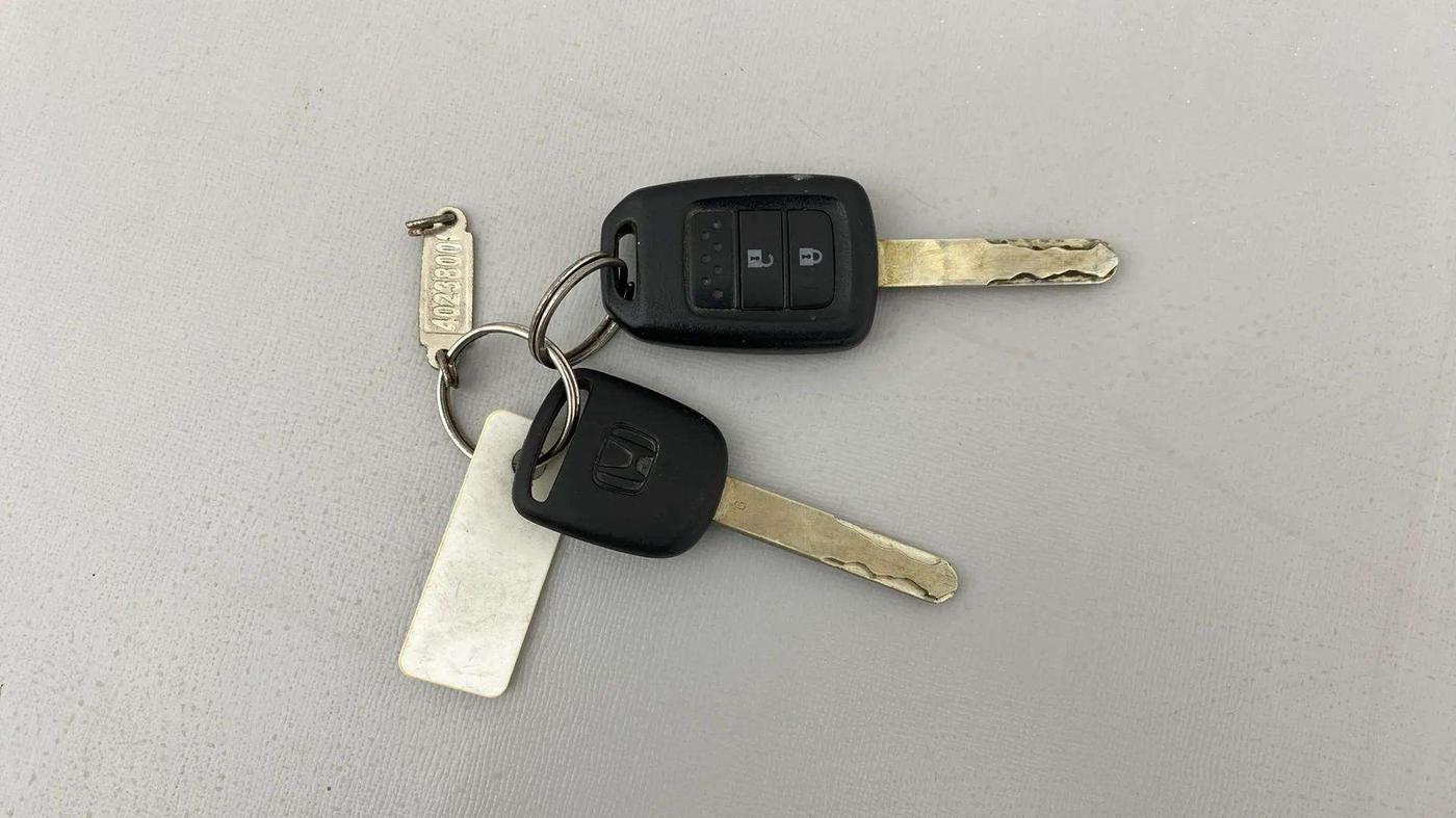 2017 Honda Jazz 1.2L I-VTEC V AT, Petrol, Automatic, 49,291 km, Key Close Up