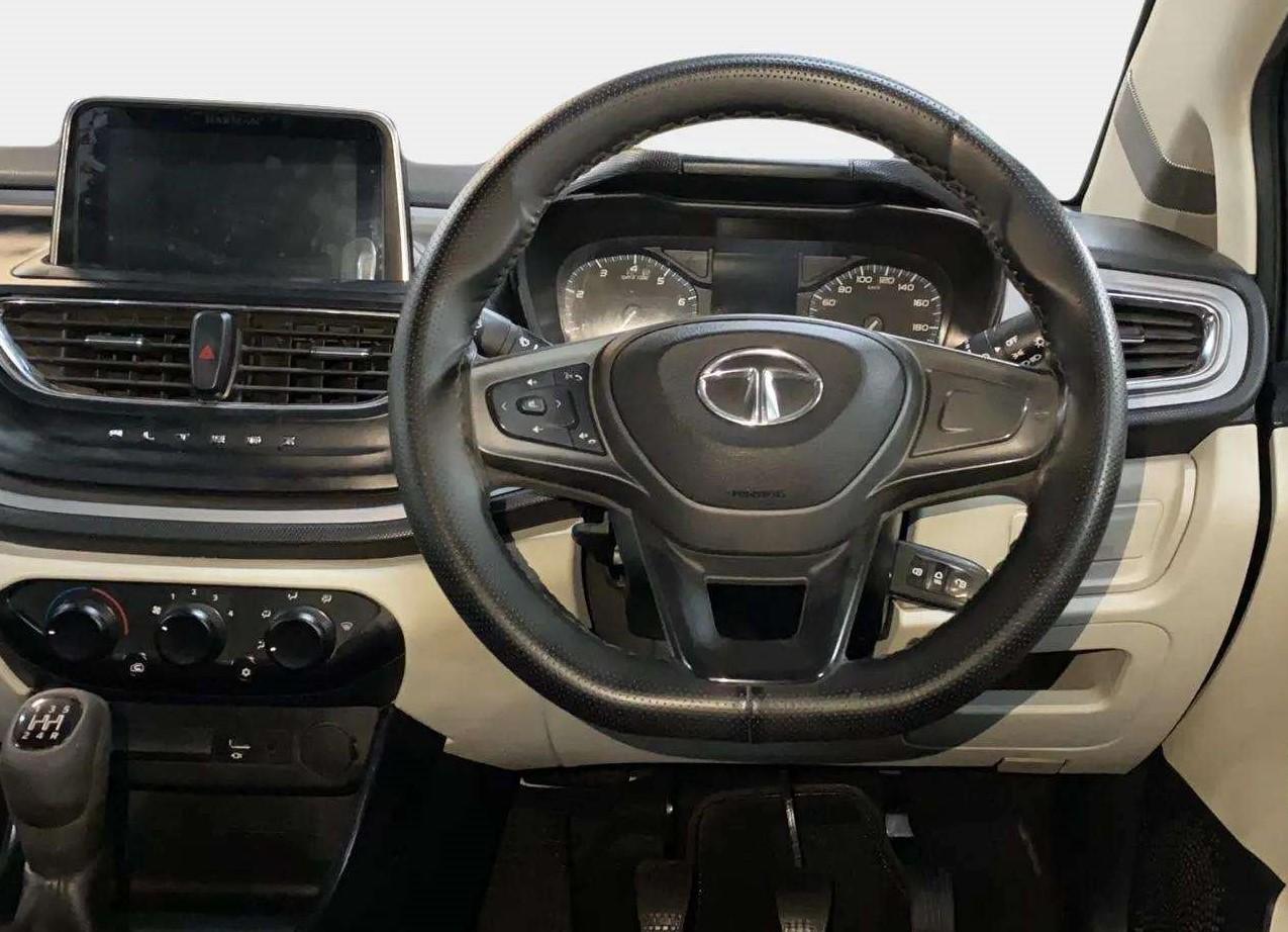 2021 Tata ALTROZ XM PLUS PETROL, Petrol, Manual, 13,923 km, Steering Wheel Close Up