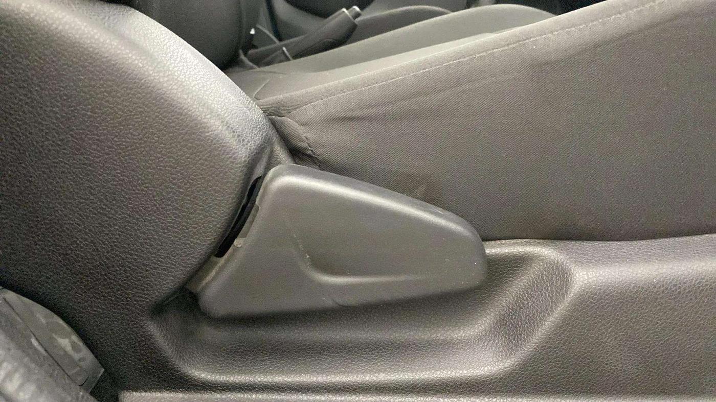 2022 Renault Kwid NEOTECH RXL 0.8, Petrol, Manual, 12,231 km, Driver Side Adjustment Panel