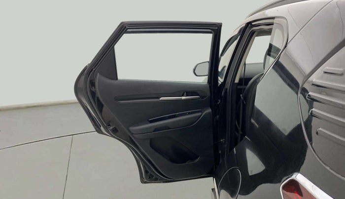 2023 KIA SONET HTK PLUS 1.0 IMT, Petrol, Manual, 26,733 km, LHS Rear Door