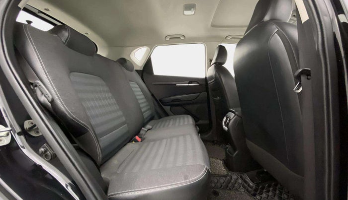 2023 KIA SONET HTK PLUS 1.0 IMT, Petrol, Manual, 26,733 km, Right Side Rear Door Cabin