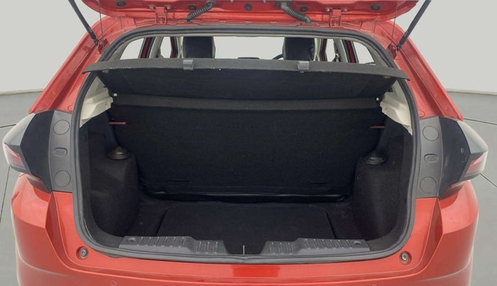 2021 Tata ALTROZ XZ PETROL, Petrol, Manual, 27,543 km, Boot Inside
