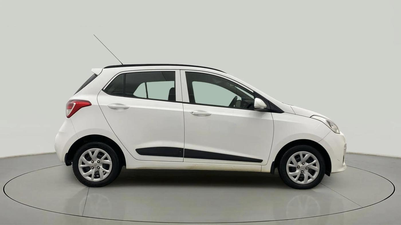 2018 Hyundai Grand i10 SPORTZ 1.2 KAPPA VTVT, Petrol, Manual, 15,535 km, Right Side View
