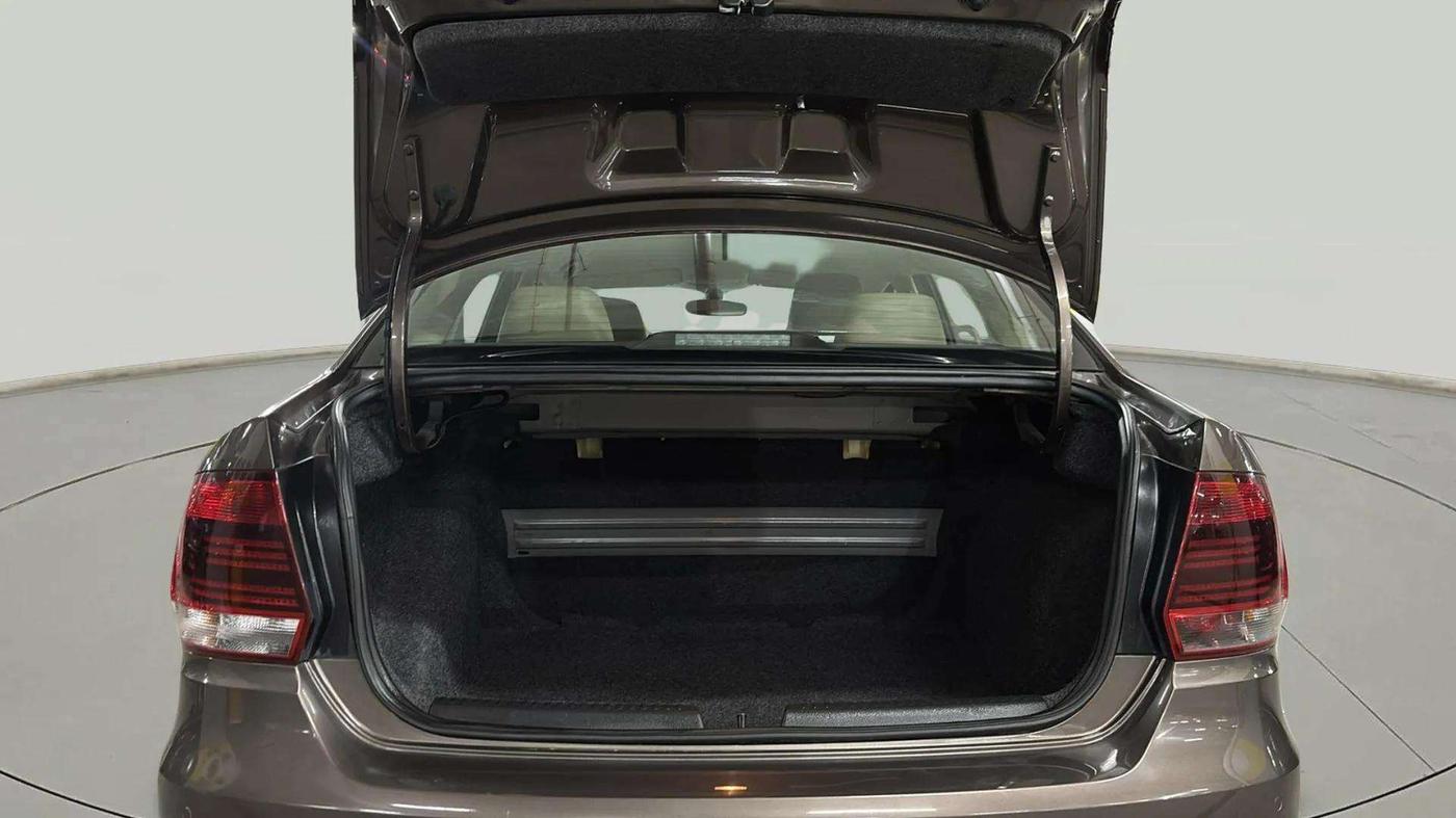 2016 Volkswagen Vento HIGHLINE PETROL AT, Petrol, Automatic, 35,712 km, Boot Open Zoomed View