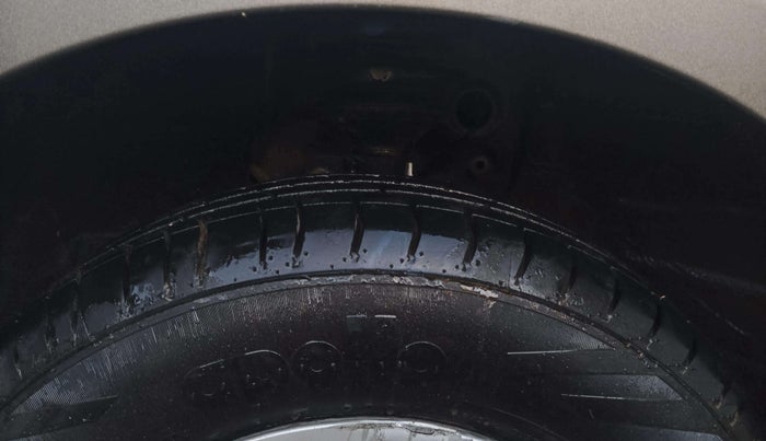 2021 Maruti New Wagon-R LXI CNG 1.0, CNG, Manual, 1,43,760 km, Left Front Tyre Tread