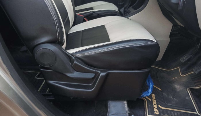2021 Maruti New Wagon-R LXI CNG 1.0, CNG, Manual, 1,43,760 km, Driver Side Adjustment Panel