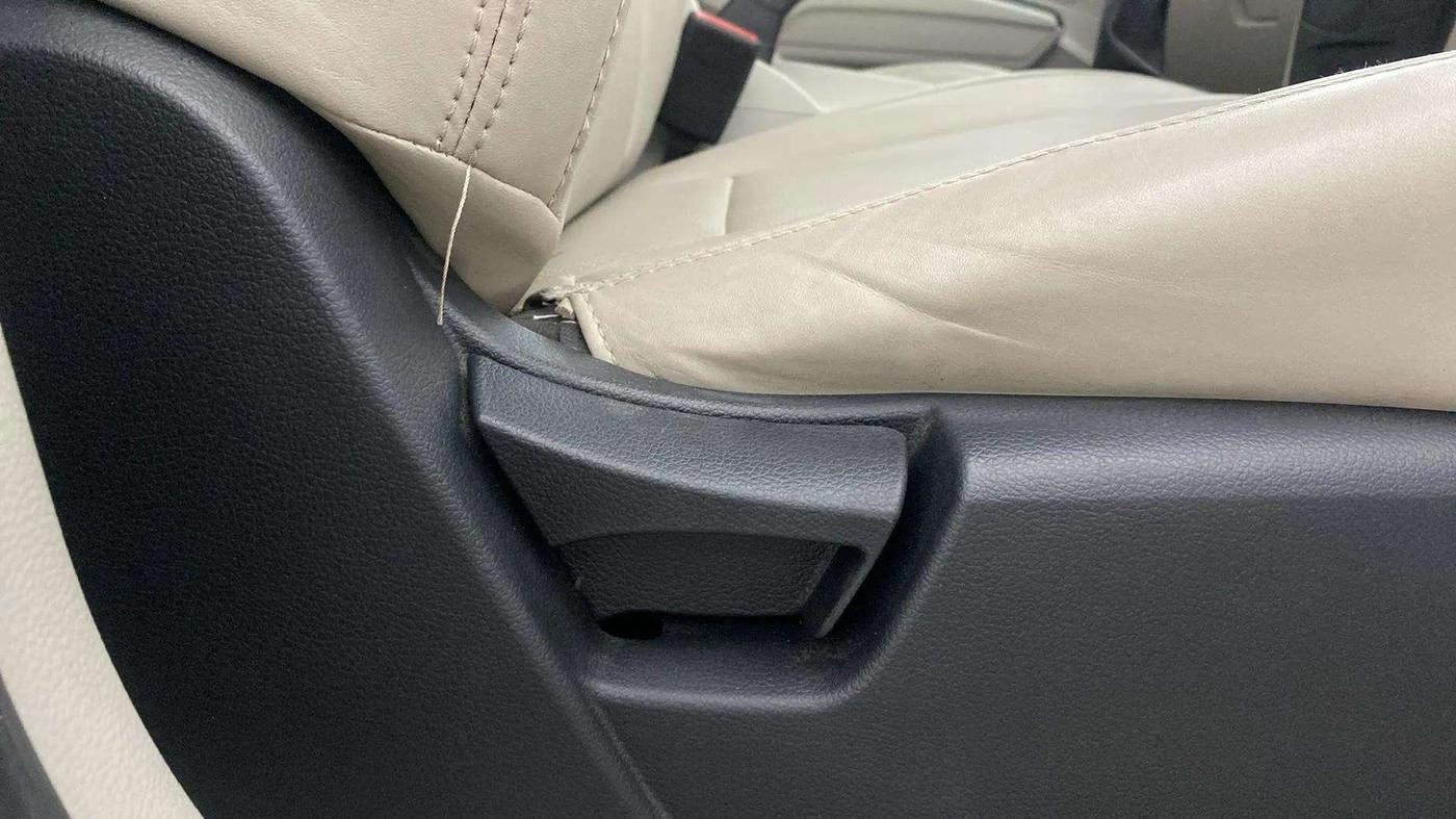 2023 Mahindra XUV300 W6 1.5 Diesel, Diesel, Manual, 61,712 km, Driver Side Adjustment Panel