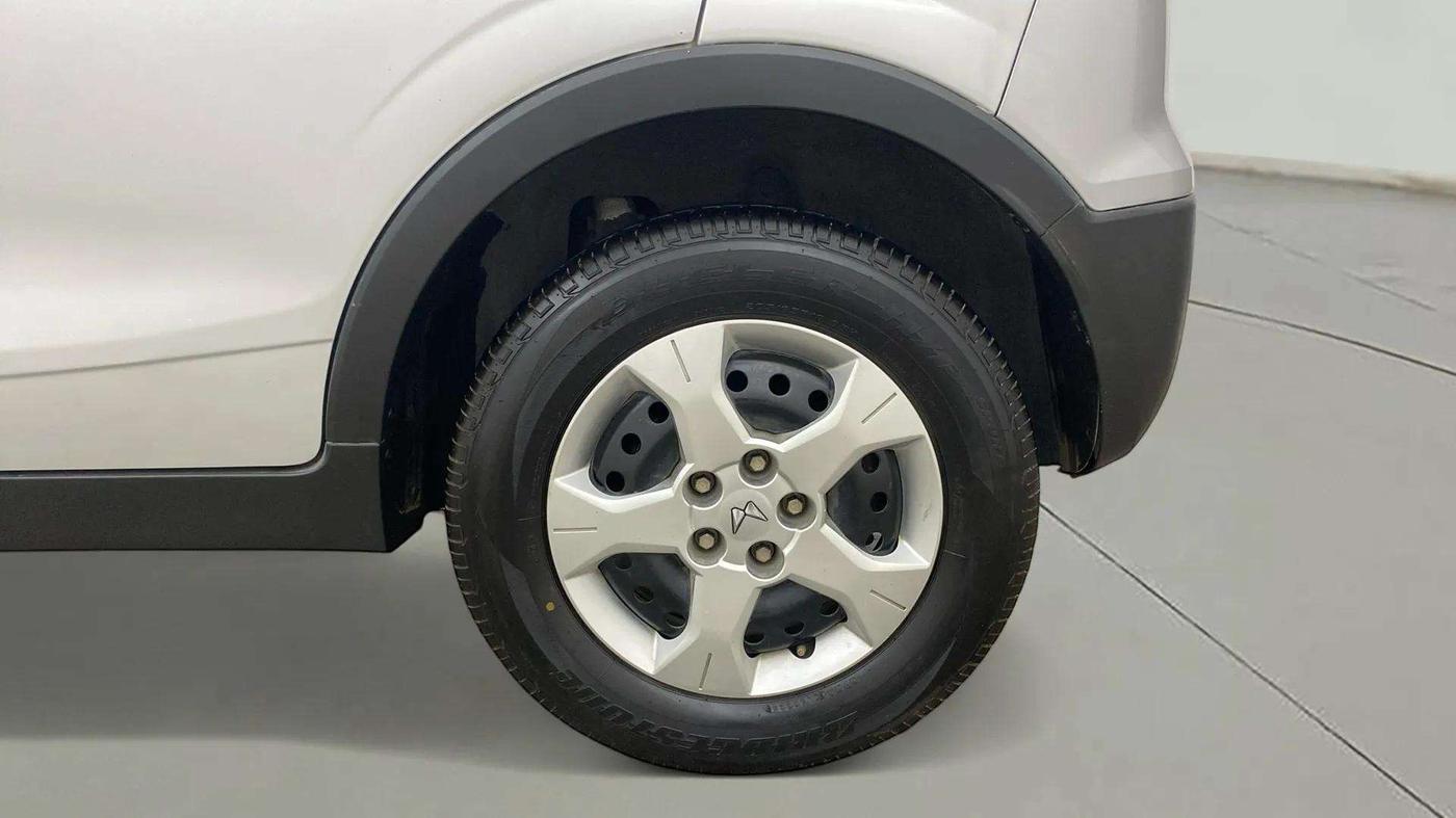 2023 Mahindra XUV300 W6 1.5 Diesel, Diesel, Manual, 61,712 km, Left Rear Wheel
