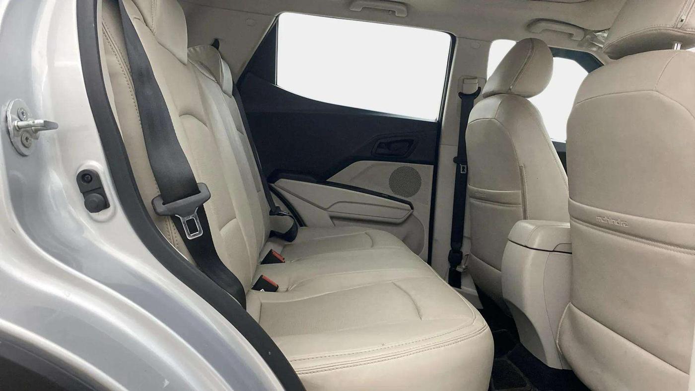 2023 Mahindra XUV300 W6 1.5 Diesel, Diesel, Manual, 61,712 km, Right Side Rear Door Cabin