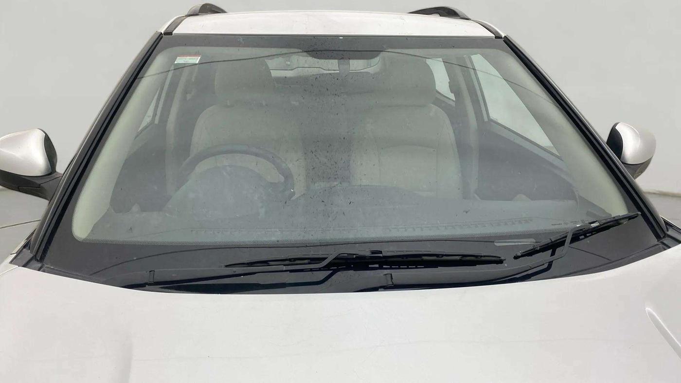 2023 Mahindra XUV300 W6 1.5 Diesel, Diesel, Manual, 61,712 km, Front Windshield