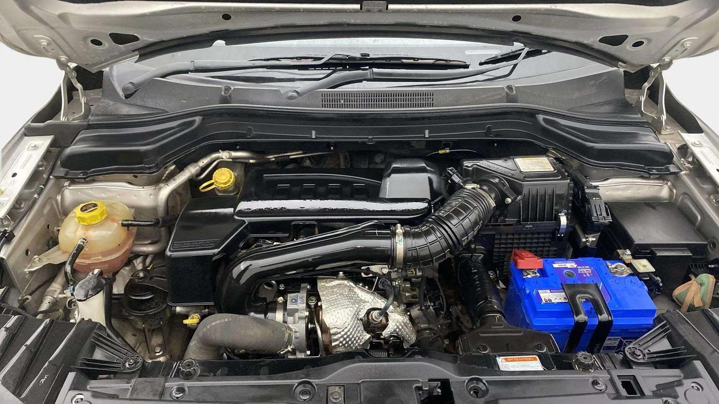 2023 Mahindra XUV300 W6 1.5 Diesel, Diesel, Manual, 61,712 km, Engine View