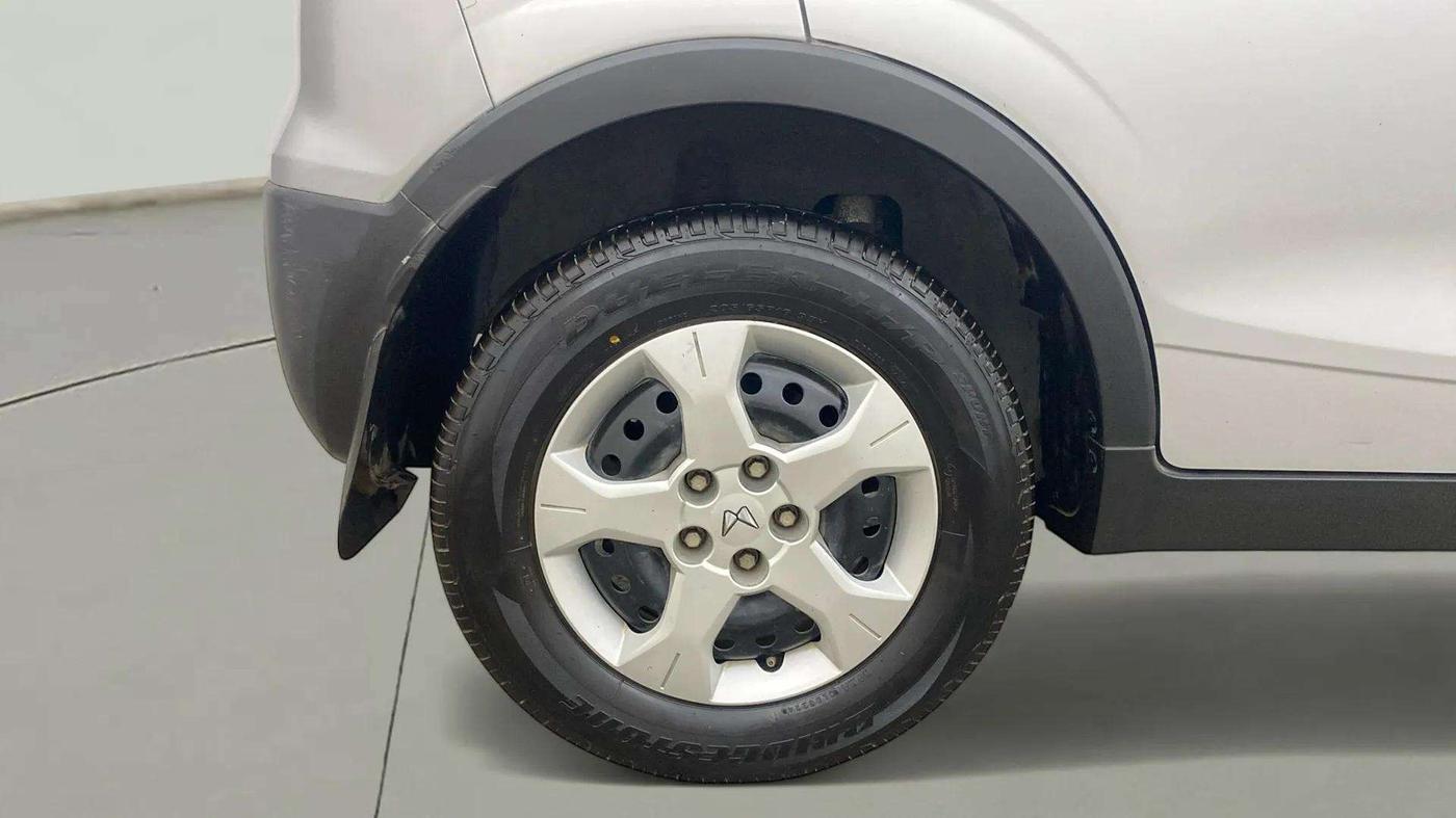 2023 Mahindra XUV300 W6 1.5 Diesel, Diesel, Manual, 61,712 km, Right Rear Wheel