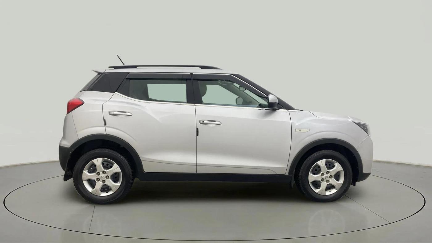 2023 Mahindra XUV300 W6 1.5 Diesel, Diesel, Manual, 61,712 km, Right Side View