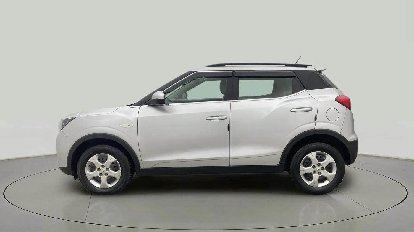 2023 Mahindra XUV300 W6 1.5 Diesel, Diesel, Manual, 61,712 km, Left Side