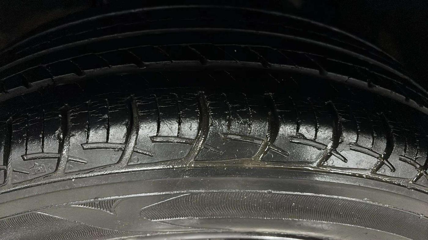 2016 Maruti Baleno DELTA PETROL 1.2, Petrol, Manual, 48,469 km, Left Rear Tyre Tread