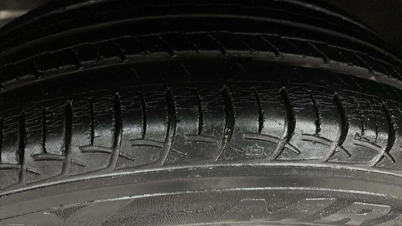 2016 Maruti Baleno DELTA PETROL 1.2, Petrol, Manual, 48,469 km, Left Front Tyre Tread