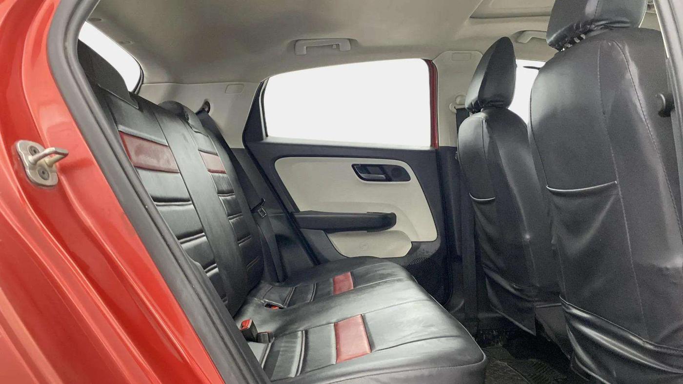 2023 Tata ALTROZ XM PLUS SUNROOF, Petrol, Manual, 14,914 km, Right Side Rear Door Cabin
