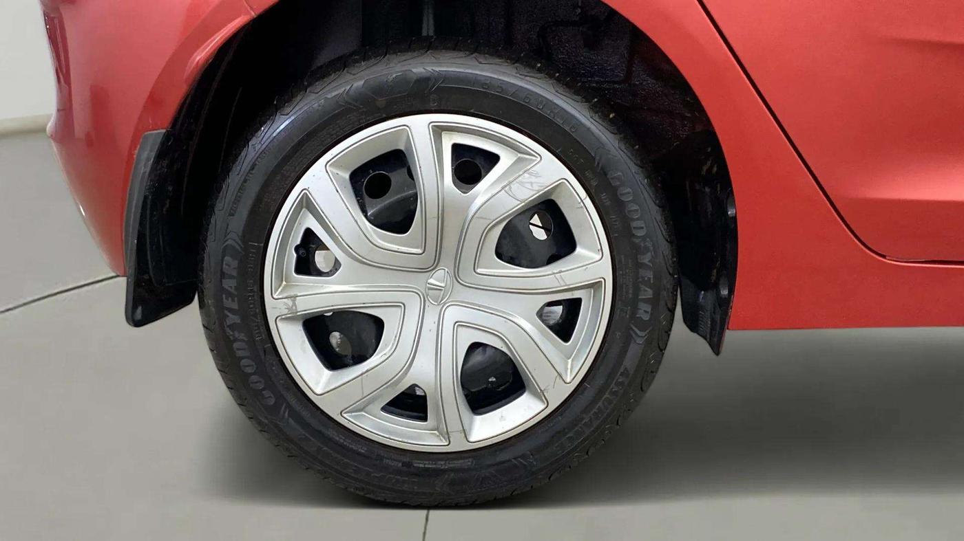 2023 Tata ALTROZ XM PLUS SUNROOF, Petrol, Manual, 14,914 km, Right Rear Wheel
