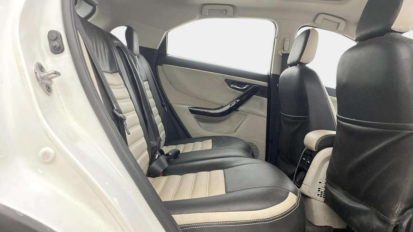 2023 Tata NEXON XZA PLUS SUNROOF PETROL, Petrol, Automatic, 22,759 km, Right Side Rear Door Cabin