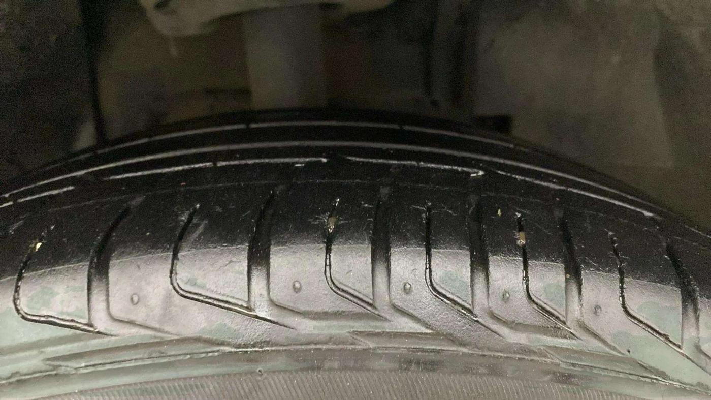 2023 Tata NEXON XZA PLUS SUNROOF PETROL, Petrol, Automatic, 22,759 km, Right Front Tyre Tread