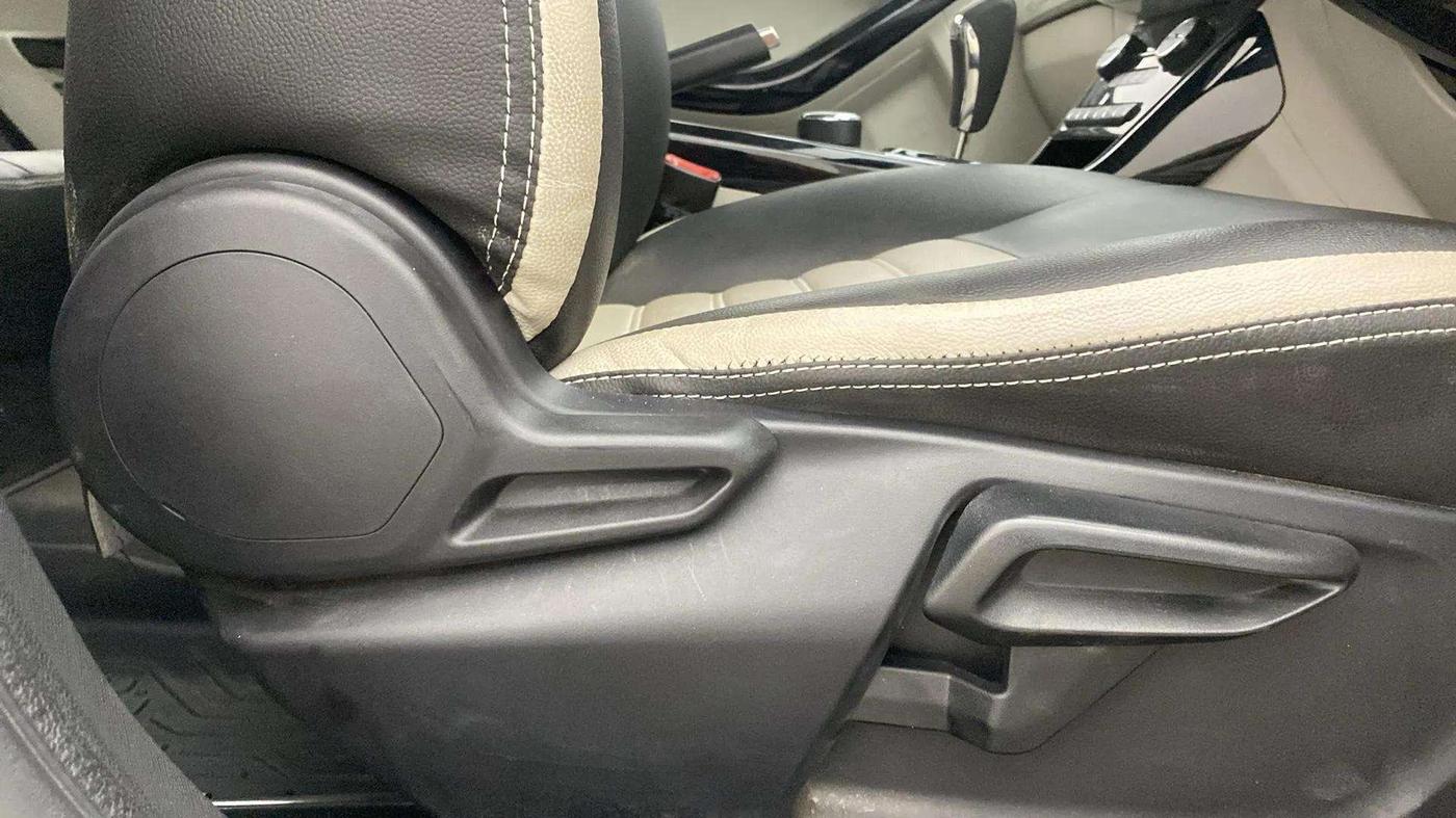 2023 Tata NEXON XZA PLUS SUNROOF PETROL, Petrol, Automatic, 22,759 km, Driver Side Adjustment Panel