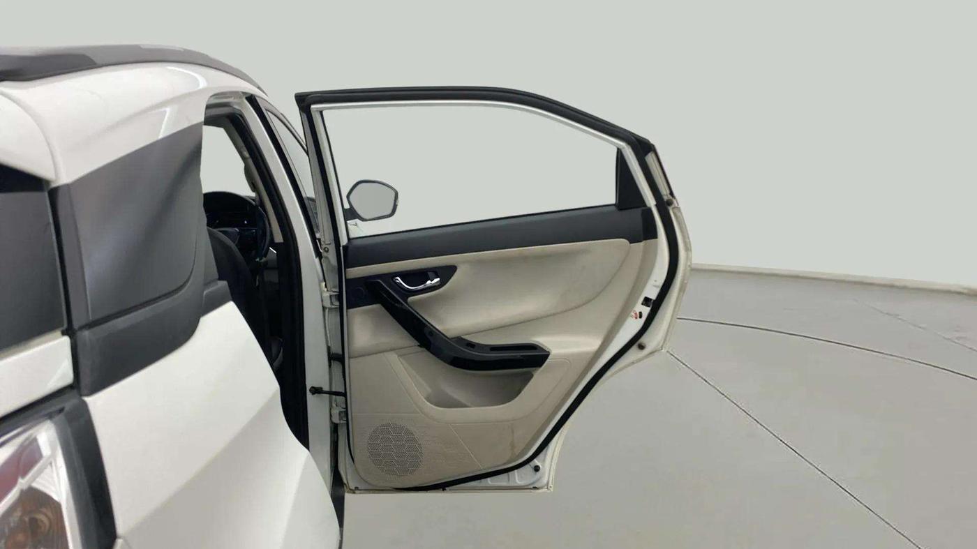 2023 Tata NEXON XZA PLUS SUNROOF PETROL, Petrol, Automatic, 22,759 km, RHS Rear Door