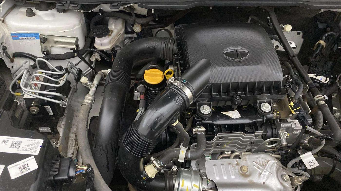 2023 Tata NEXON XZA PLUS SUNROOF PETROL, Petrol, Automatic, 22,759 km, Engine View - Right